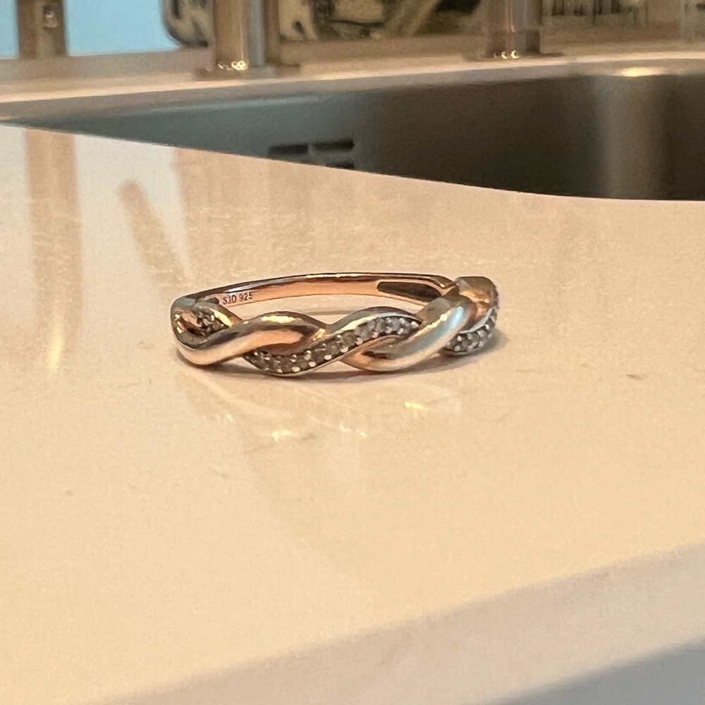 Sterling Silver Rose Gold Diamond Twist
Band Ring